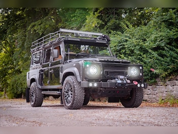 Used Land Rover Defender 110 2016 for sale - 79106199: Photo