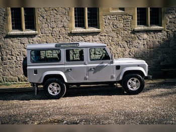 Used Land Rover Defender 110 2015 for sale - 79107089: Photo