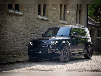 Used Land Rover Defender 110 2024 for sale - 79106236: Photo