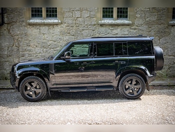 Used Land Rover Defender 110 2024 for sale - 79106236: Photo