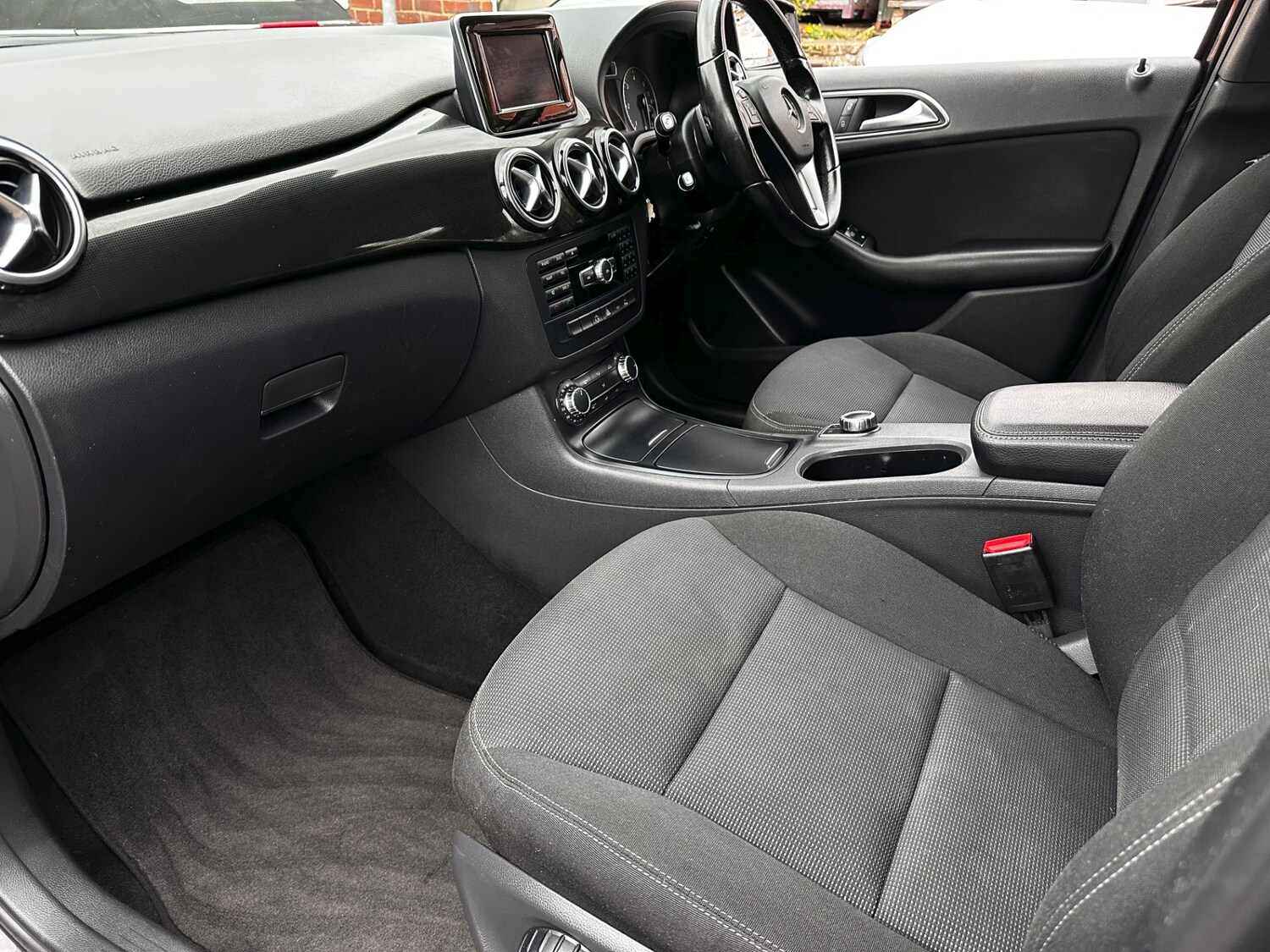 Used Mercedes-Benz B Class 2014 for sale - 76598785: Photo 13