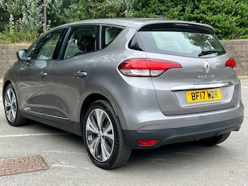 Used Renault Scenic 2017 for sale - 75682077: Photo