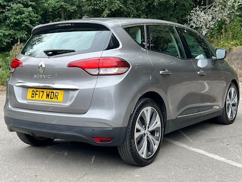 Used Renault Scenic 2017 for sale - 75682077: Photo