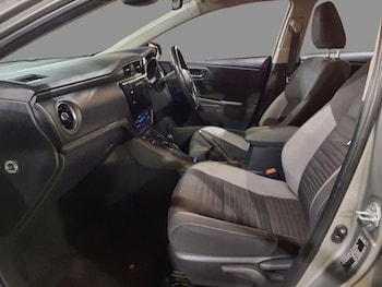 Used Toyota Auris 2017 for sale - 75563470: Photo