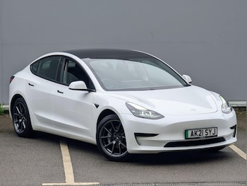 2021 (21) - Standard Range Plus Auto RWD 4dr