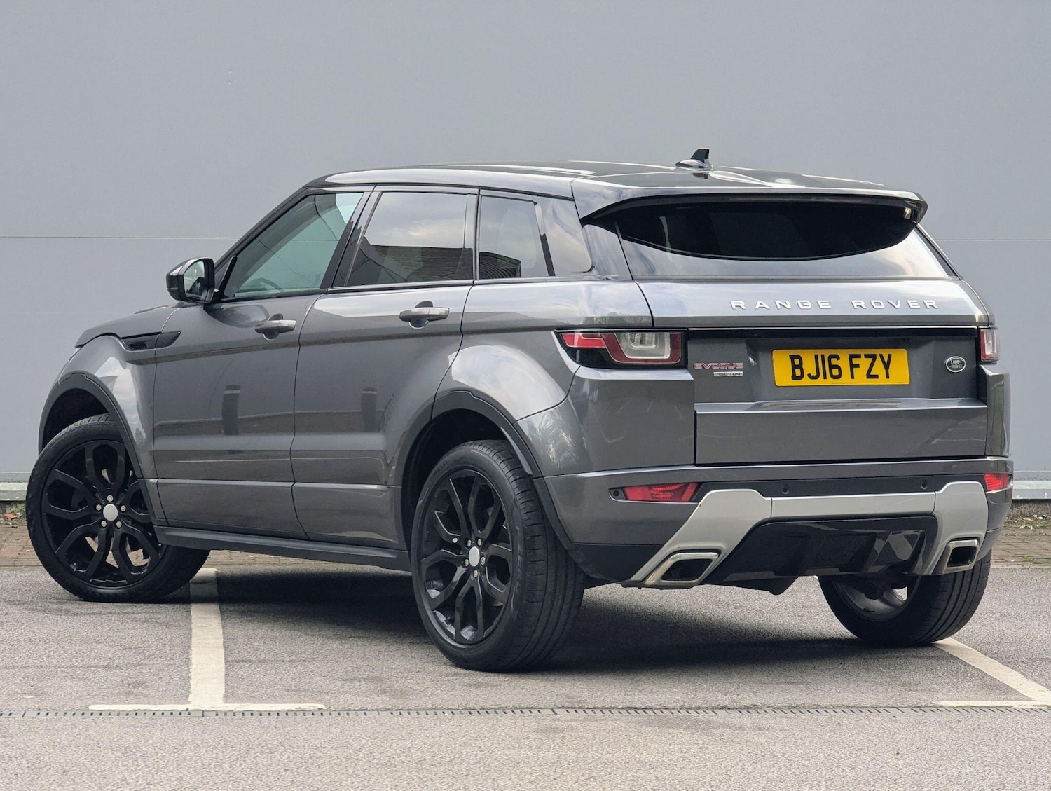 Used Land Rover Range Rover Evoque 2016 for sale - 76151176: Photo 2