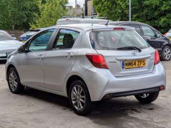 Used Toyota Yaris 2015 for sale - 74668312: Photo