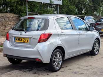 Used Toyota Yaris 2015 for sale - 74668312: Photo