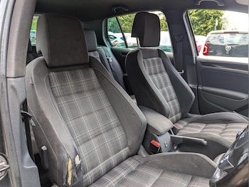 Used Volkswagen Golf 2010 for sale - 75237371: Photo