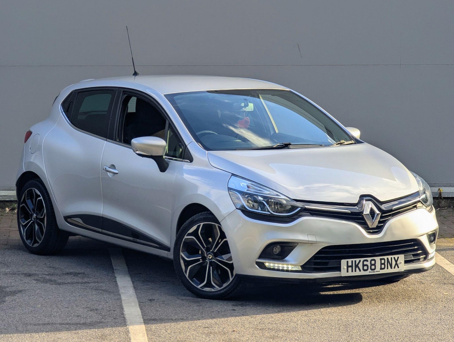 Used Renault Clio 2019 for sale - 76071560: Photo 1