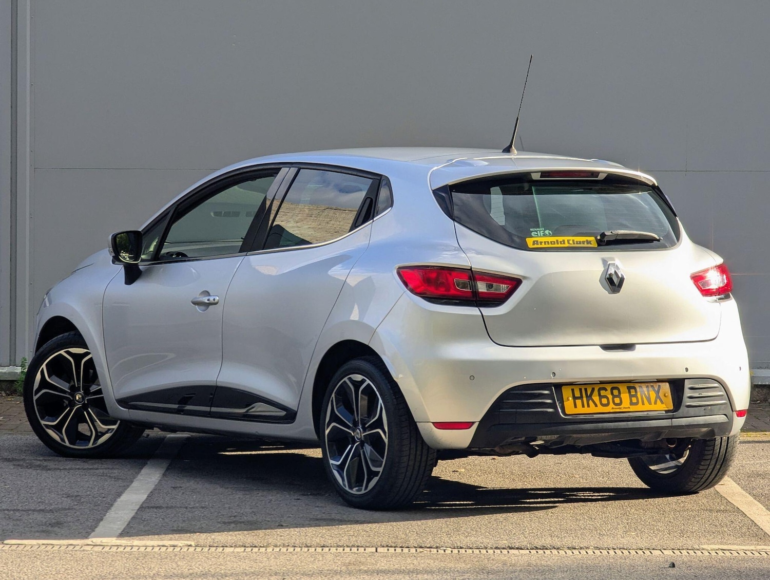 Used Renault Clio 2019 for sale - 76071560: Photo 2