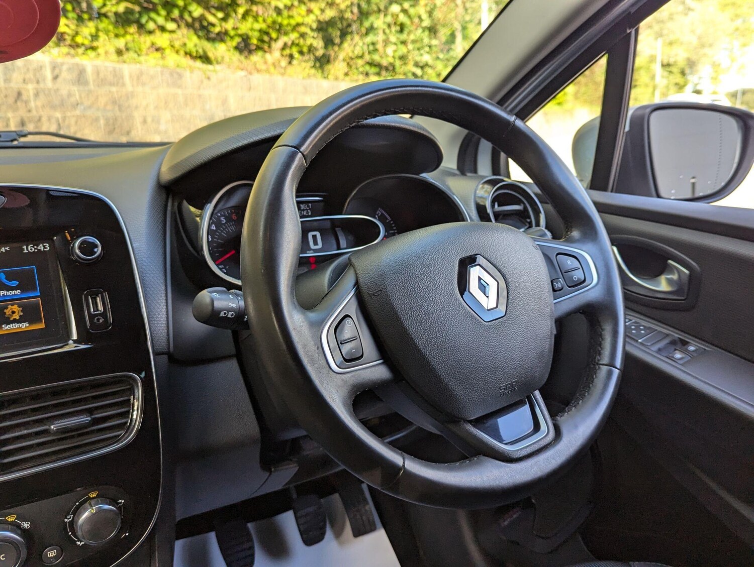 Used Renault Clio 2019 for sale - 76071560: Photo 38