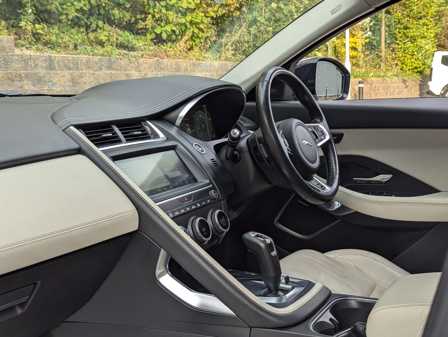 Used Jaguar E-Pace 2019 for sale - 76072915: Photo 11