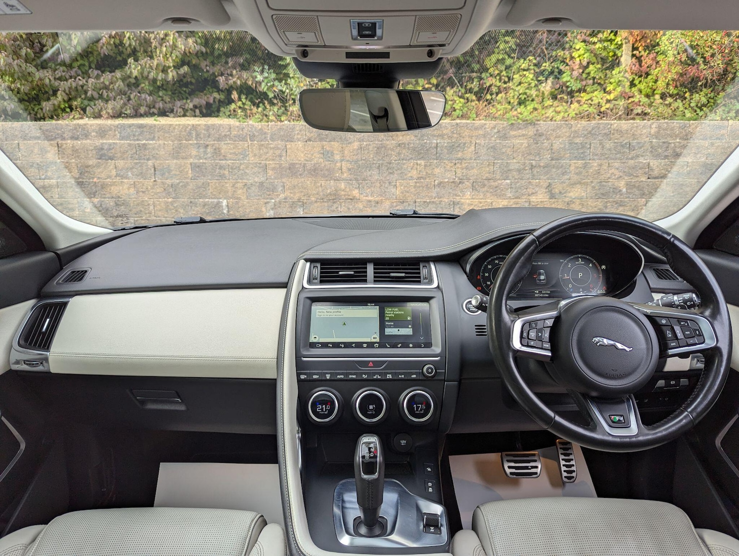 Used Jaguar E-Pace 2019 for sale - 76072915: Photo 16