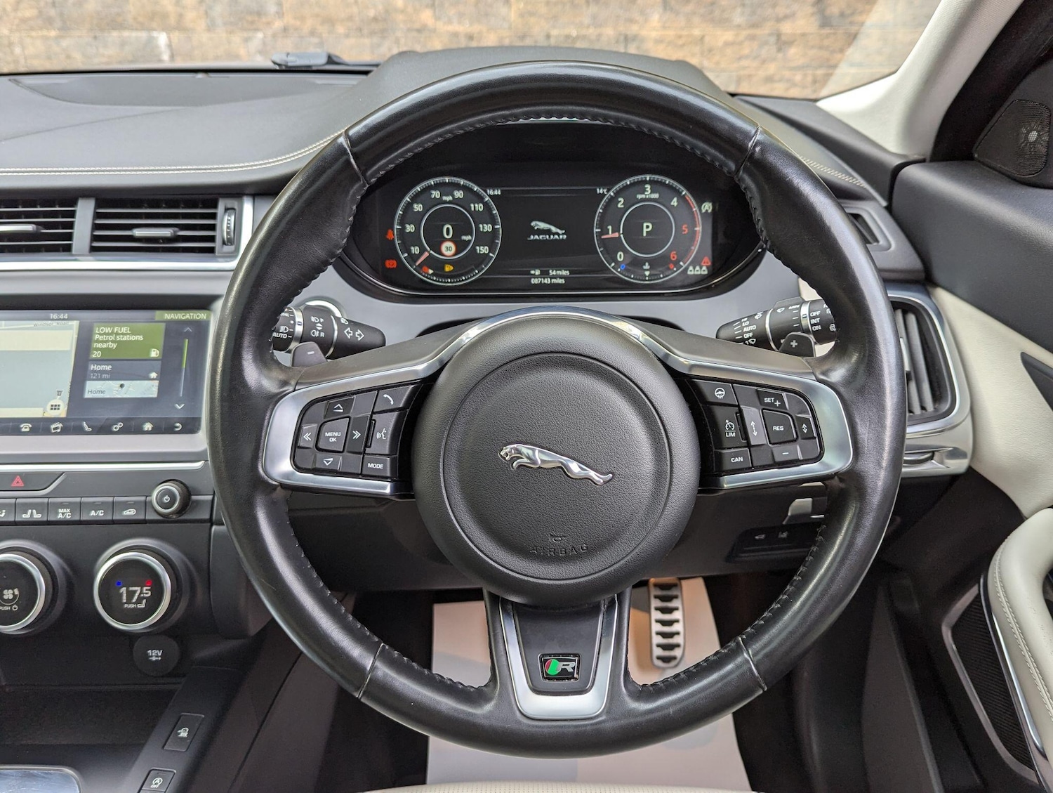 Used Jaguar E-Pace 2019 for sale - 76072915: Photo 17