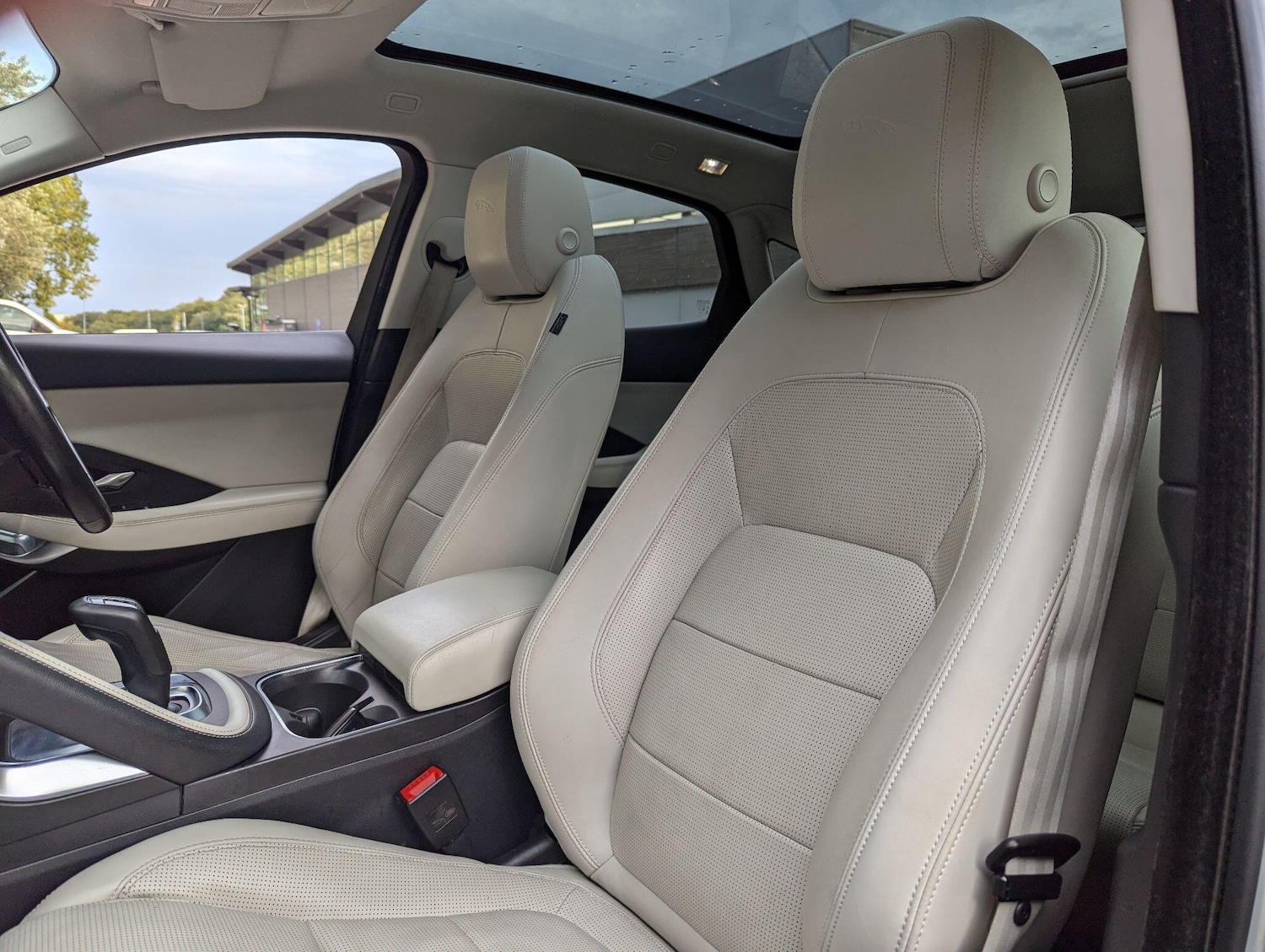Used Jaguar E-Pace 2019 for sale - 76072915: Photo 43