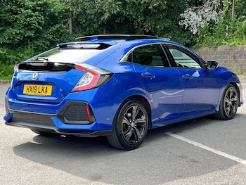 Used Honda Civic 2019 for sale - 75600940: Photo