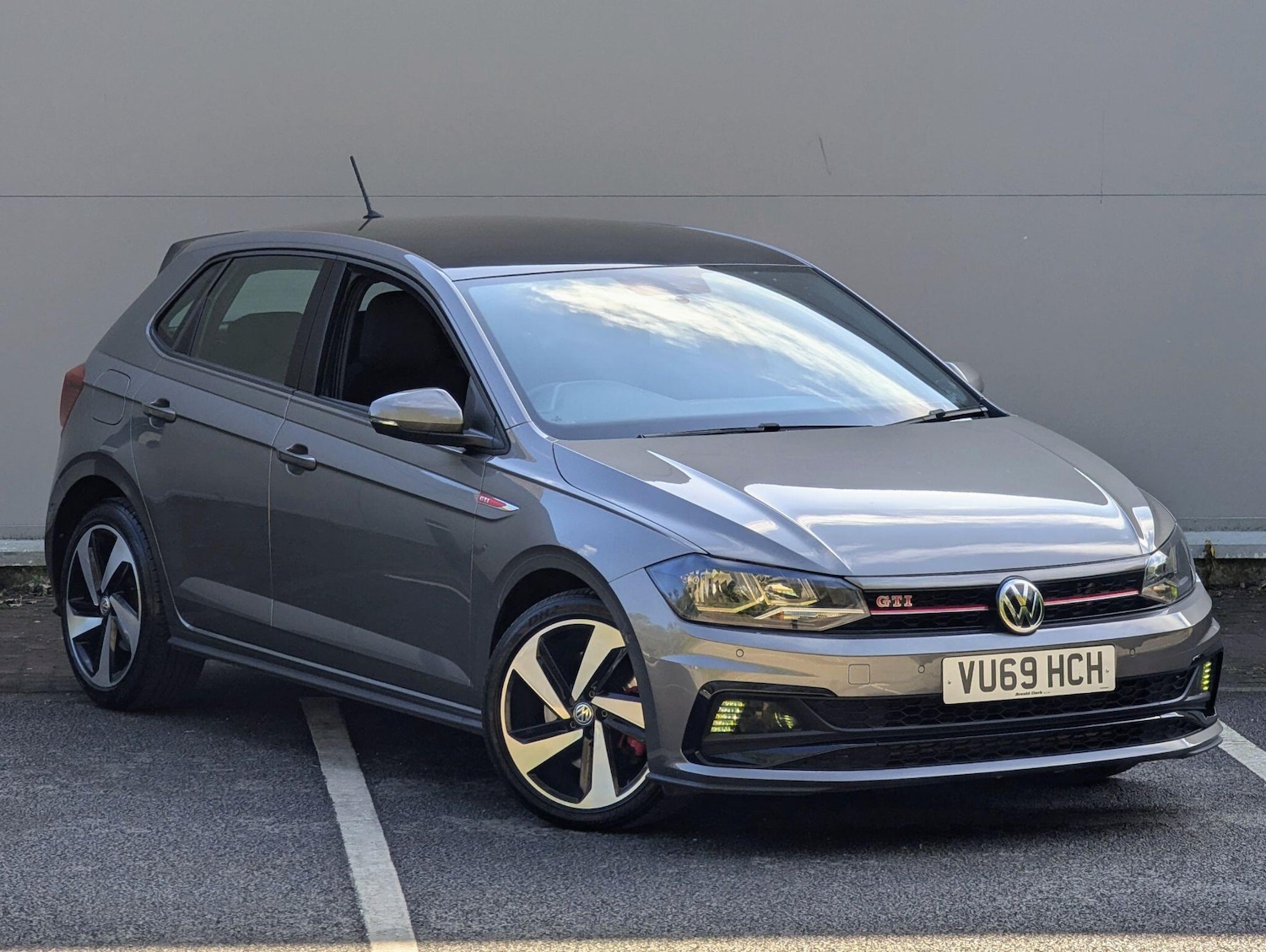 Used Volkswagen Polo 2019 for sale - 76073244: Photo 1