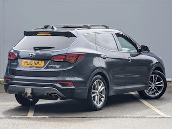 Used Hyundai Santa Fe 2016 for sale - 75756417: Photo