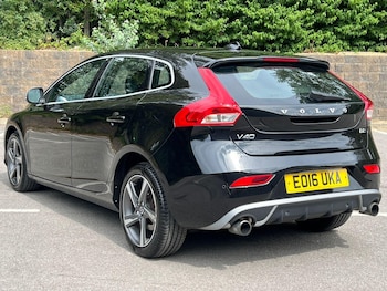 Used Volvo V40 2016 for sale - 75448529: Photo