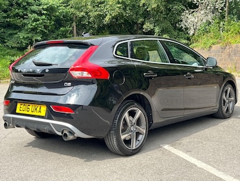 Used Volvo V40 2016 for sale - 75448529: Photo
