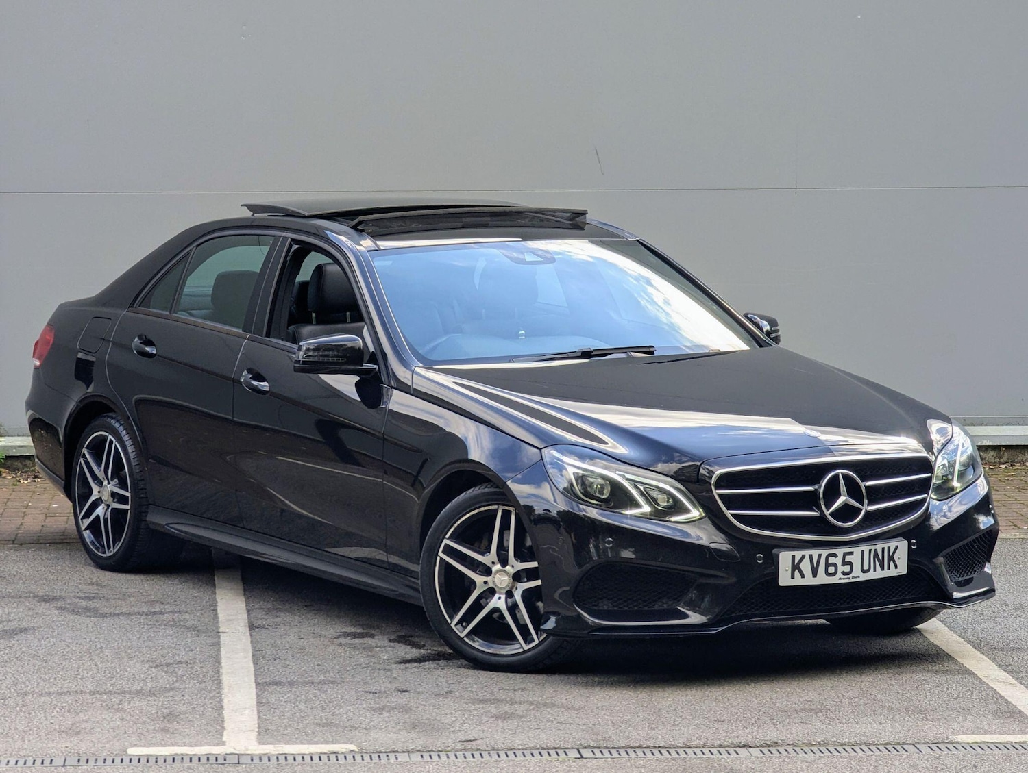 Used Mercedes-Benz E-Class 2016 for sale - 75977670: Photo 1