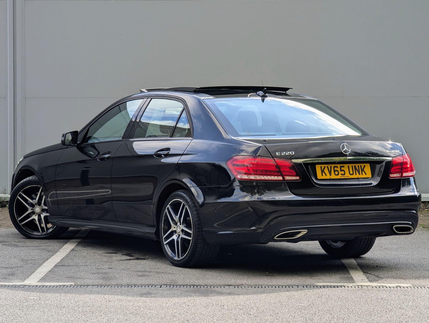 Used Mercedes-Benz E-Class 2016 for sale - 75977670: Photo 2