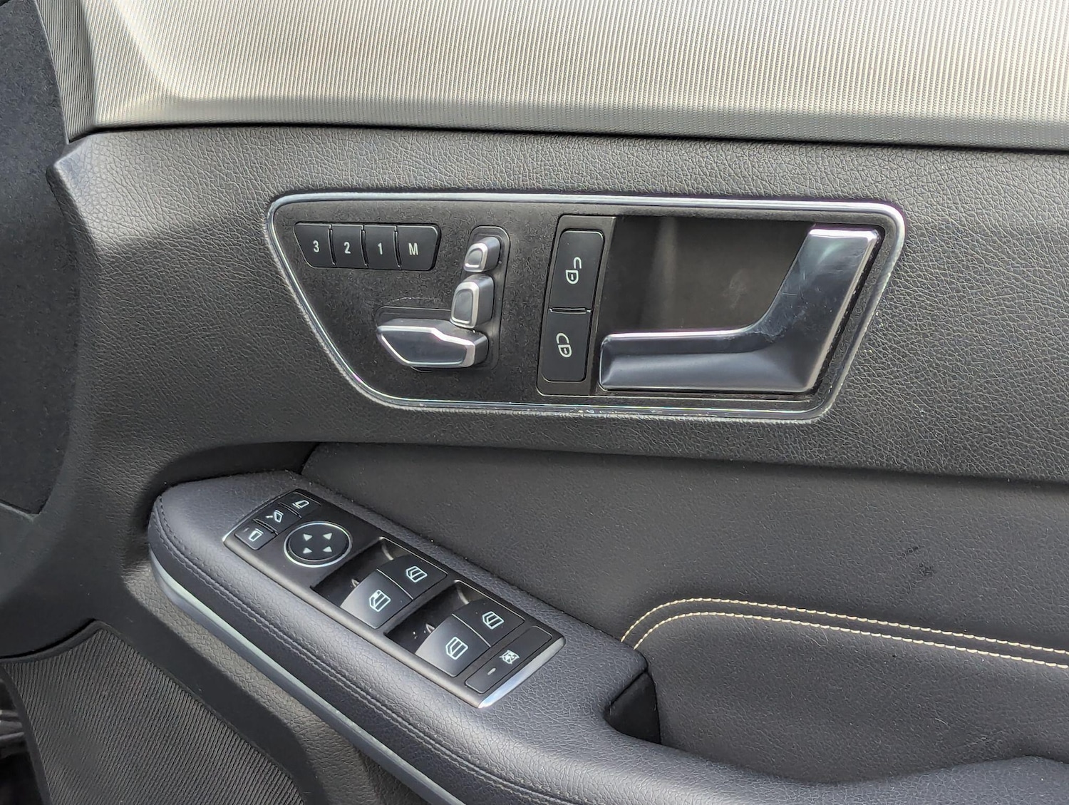 Used Mercedes-Benz E-Class 2016 for sale - 75977670: Photo 44