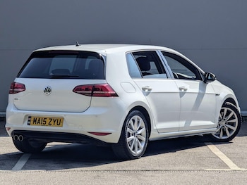 Used Volkswagen Golf 2015 for sale - 75544033: Photo