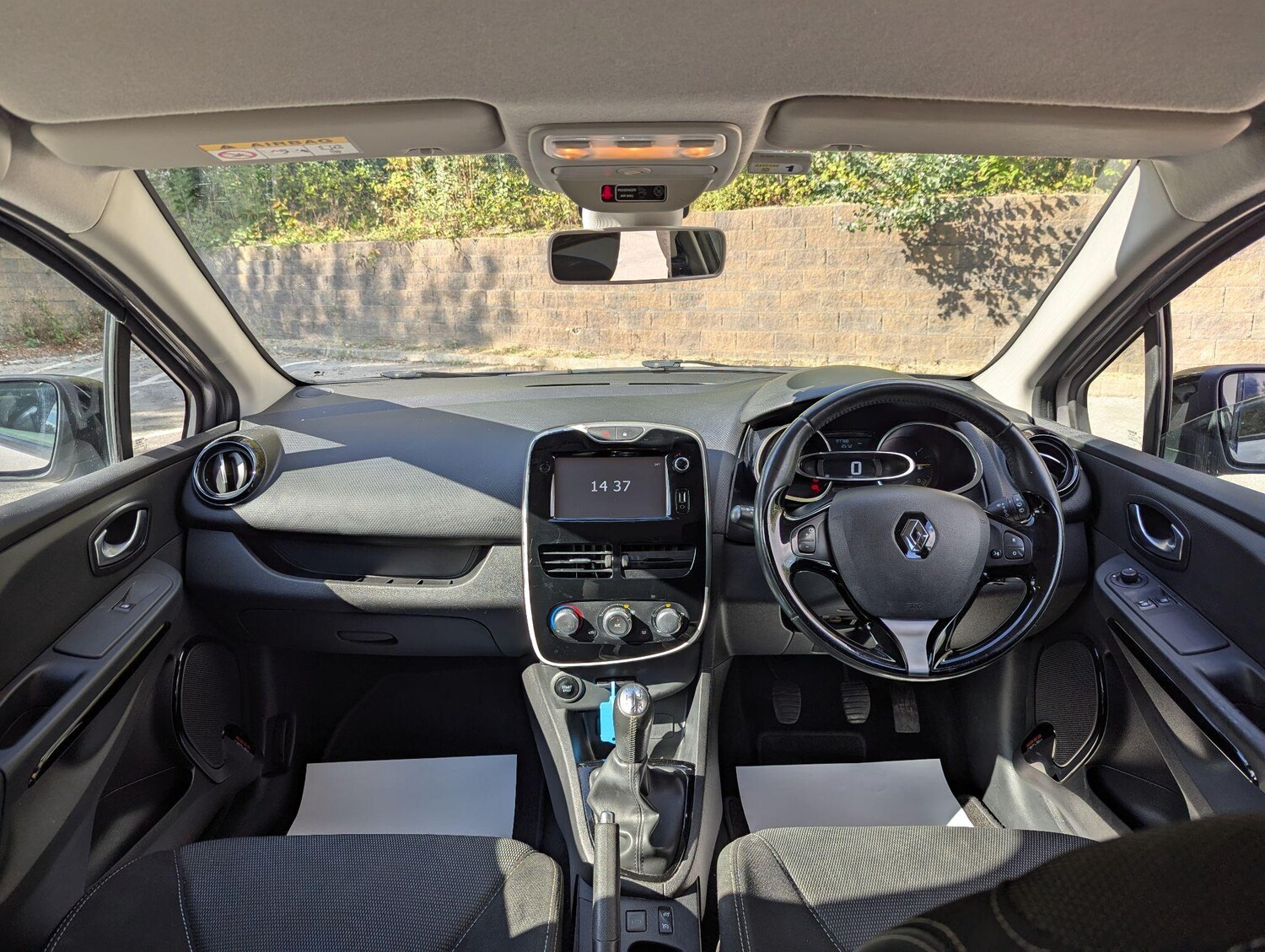 Used Renault Clio 2015 for sale - 76043050: Photo 12