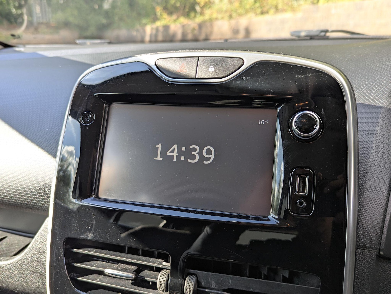 Used Renault Clio 2015 for sale - 76043050: Photo 14
