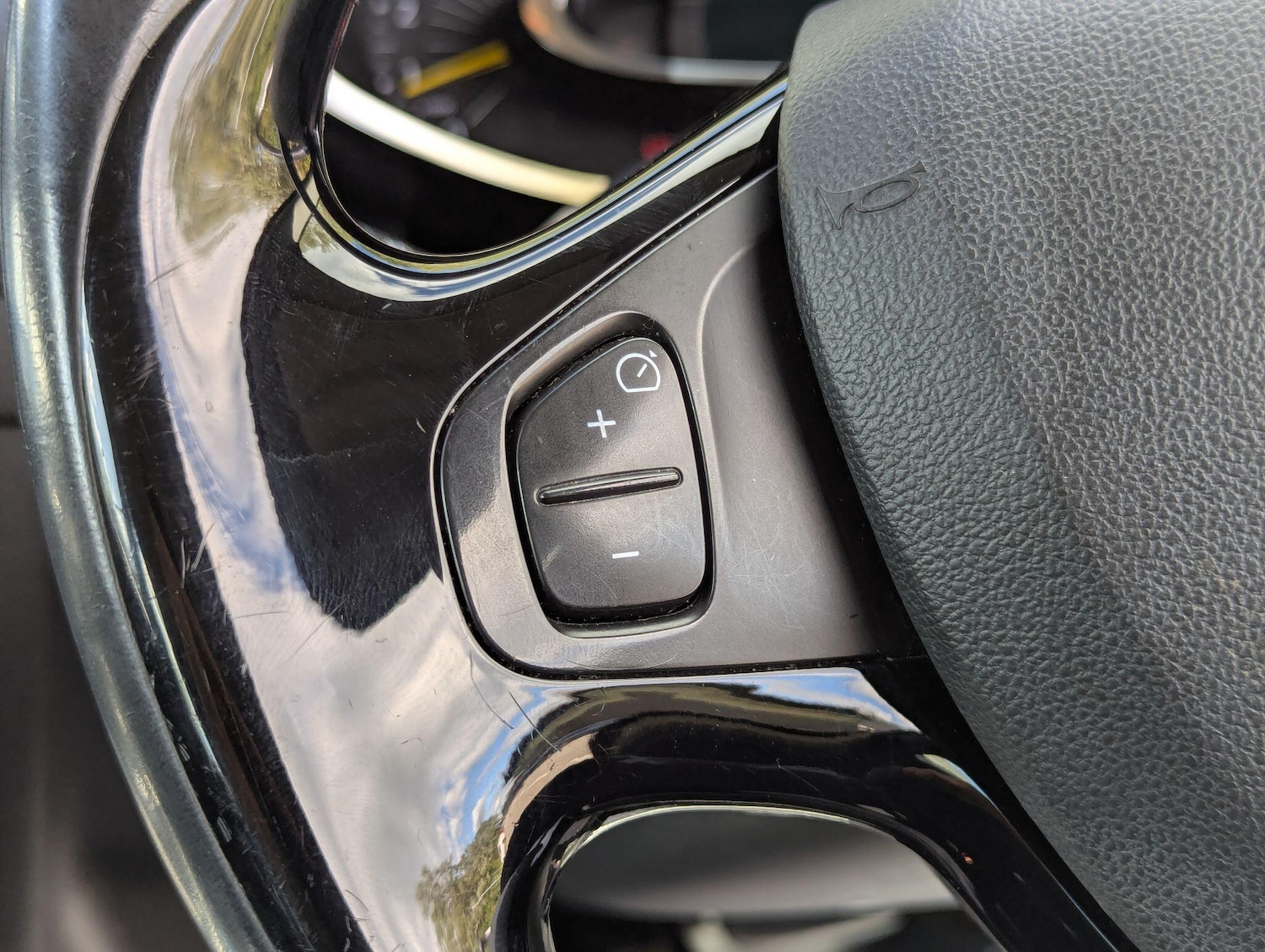 Used Renault Clio 2015 for sale - 76043050: Photo 17