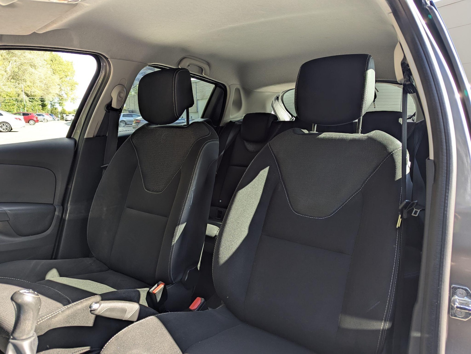 Used Renault Clio 2015 for sale - 76043050: Photo 25