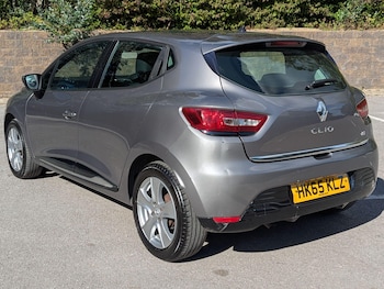 Used Renault Clio 2015 for sale - 76043050: Photo 2