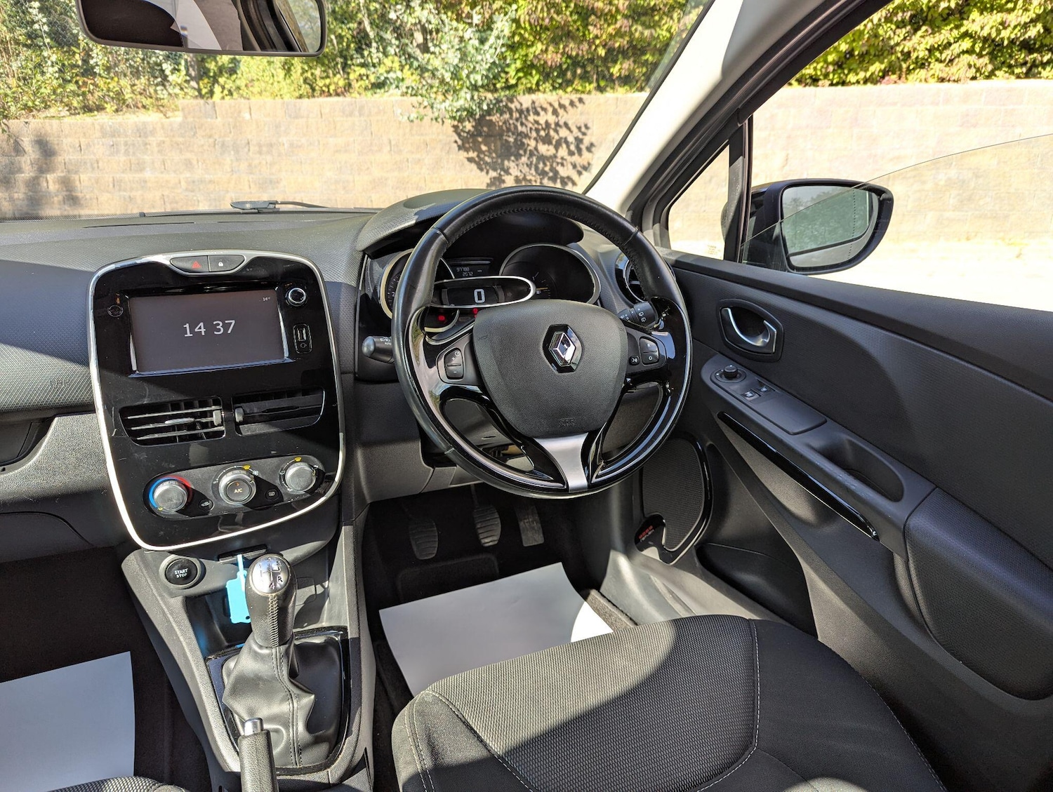 Used Renault Clio 2015 for sale - 76043050: Photo 36