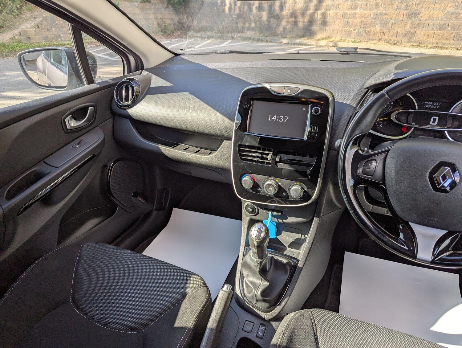 Used Renault Clio 2015 for sale - 76043050: Photo 37