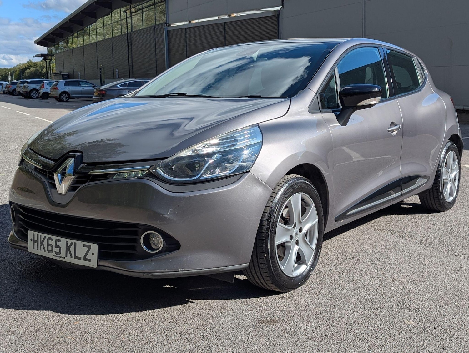 Used Renault Clio 2015 for sale - 76043050: Photo 4