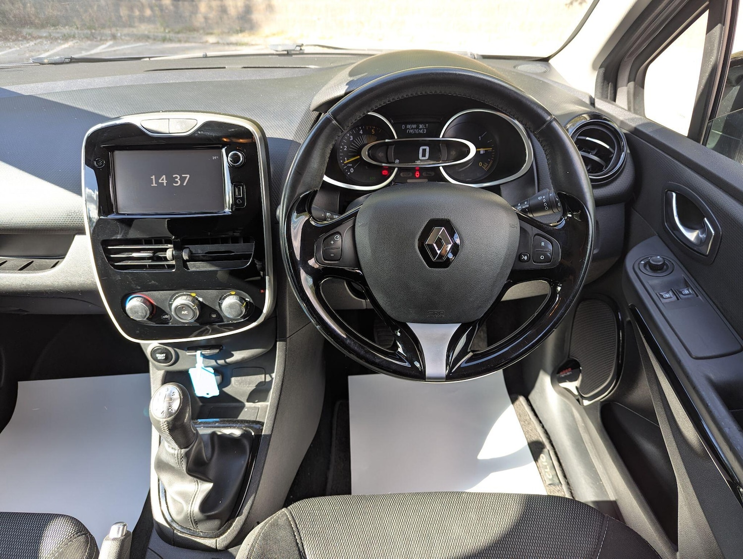 Used Renault Clio 2015 for sale - 76043050: Photo 7