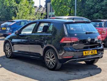 Used Volkswagen Golf 2017 for sale - 74611185: Photo