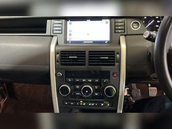 Used Land Rover Discovery Sport 2017 for sale - 76001564: Photo