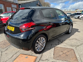 Used Peugeot 208 2019 for sale - 77888687: Photo