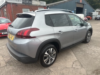 Used Peugeot 2008 2018 for sale - 76092322: Photo