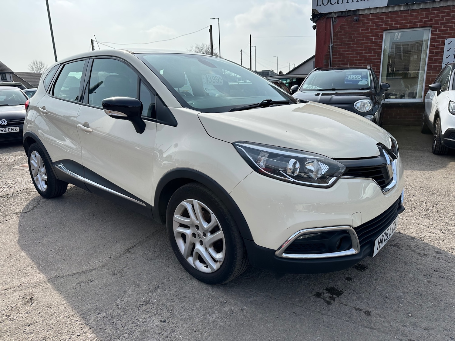 Used Renault Captur 2015 for sale - 77962372: Photo 1