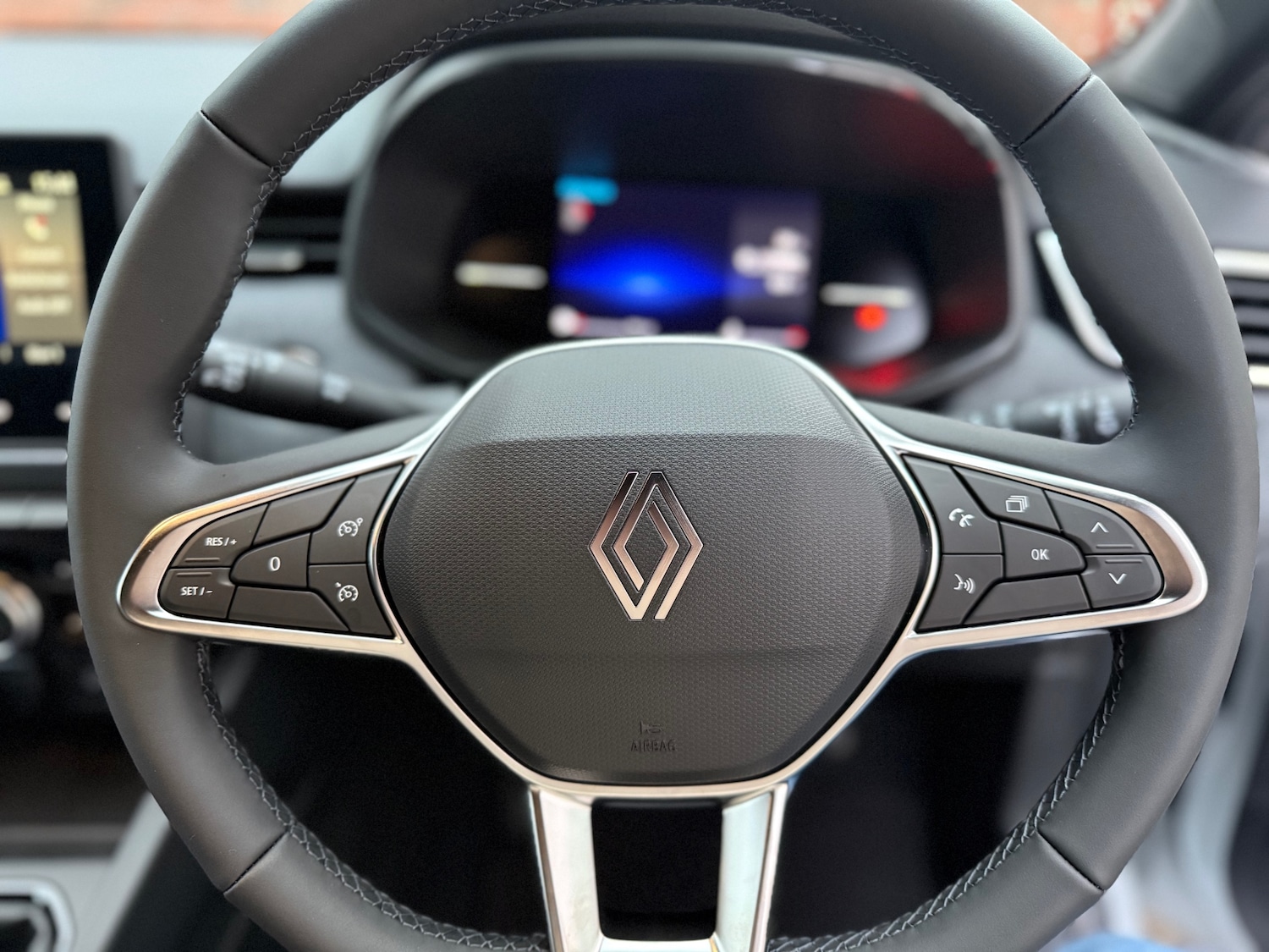 Used Renault Clio 2025 for sale - 77836674: Photo 7