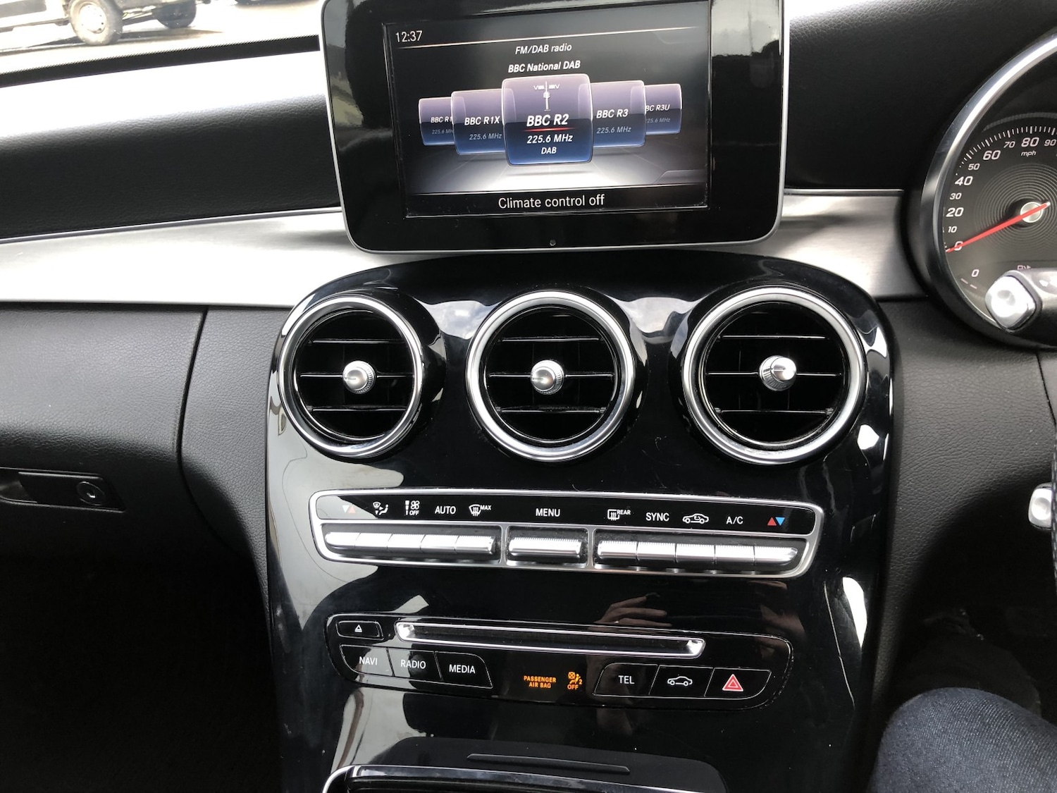 Used Mercedes-Benz C Class 2015 for sale - 77681875: Photo 12