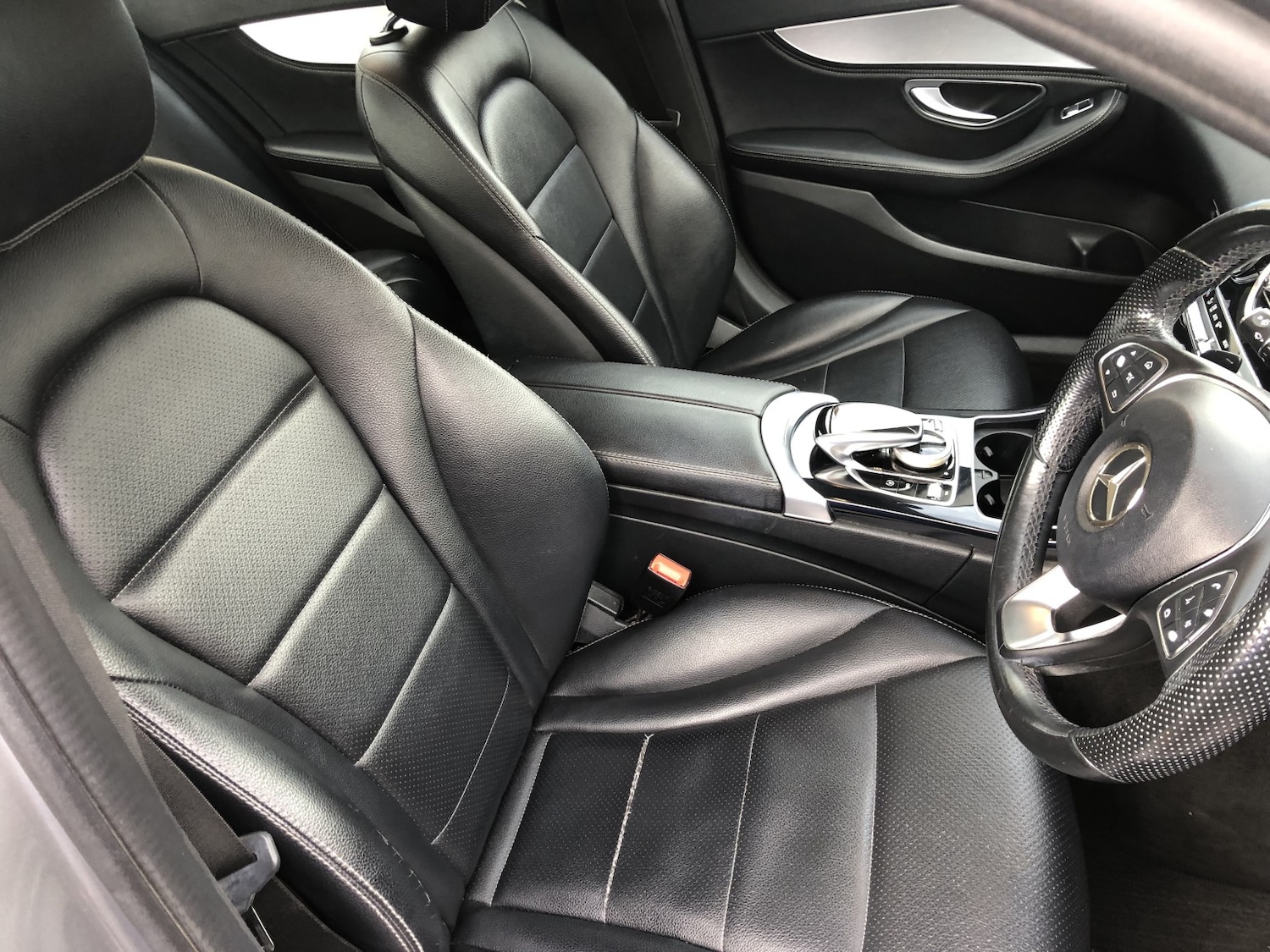 Used Mercedes-Benz C Class 2015 for sale - 77681875: Photo 9