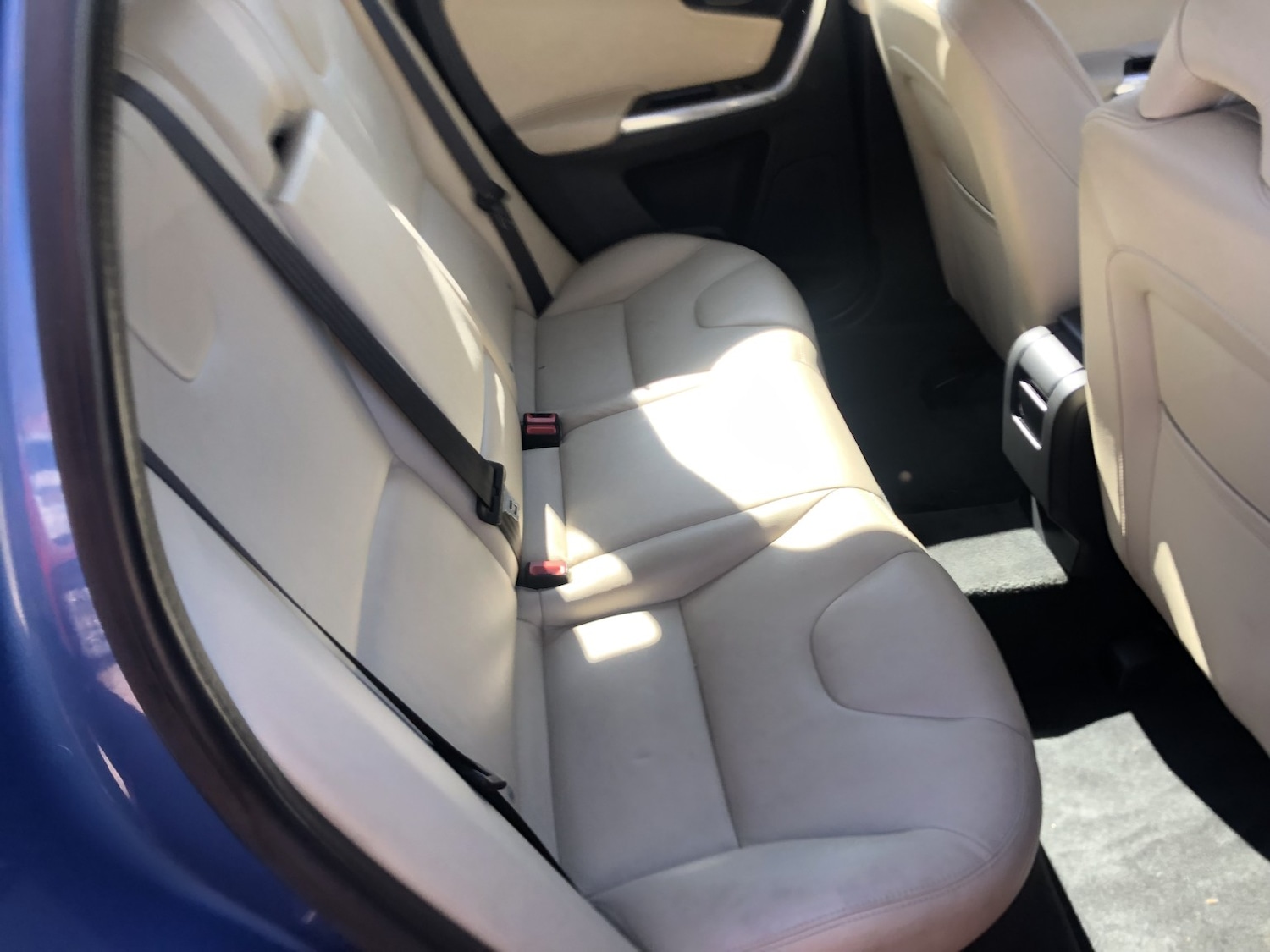 Used Volvo XC60 2015 for sale - 78112069: Photo 5