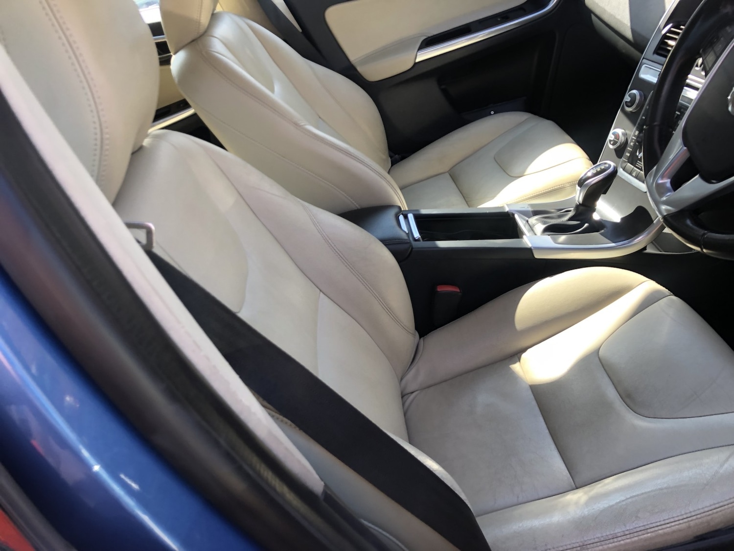 Used Volvo XC60 2015 for sale - 78112069: Photo 6