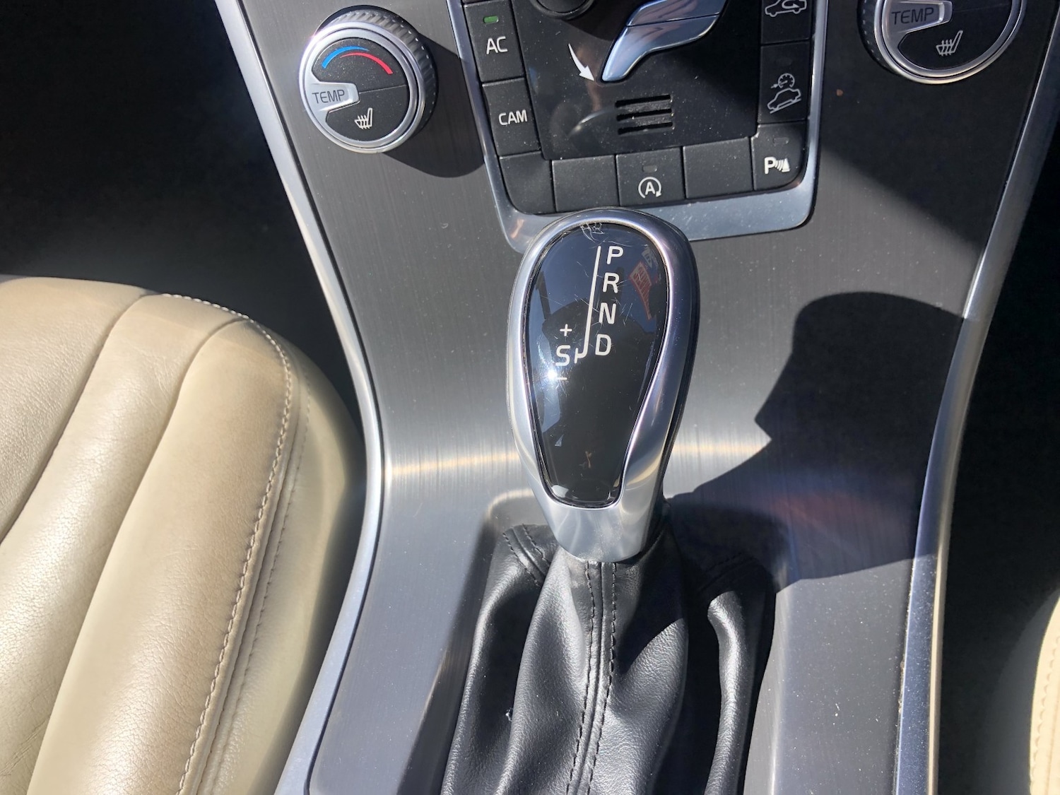 Used Volvo XC60 2015 for sale - 78112069: Photo 9