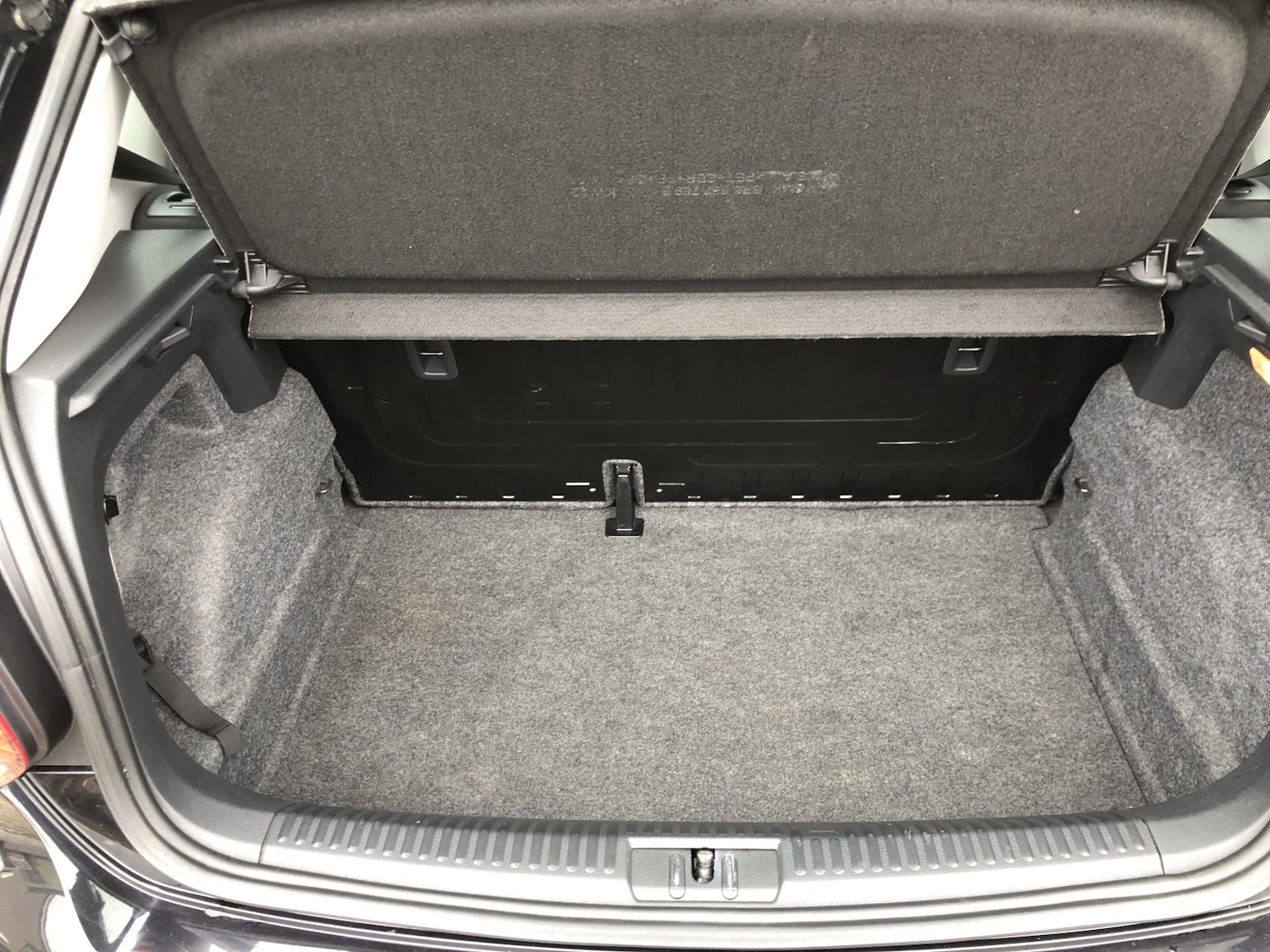 Used Volkswagen Polo 2011 for sale - 77681771: Photo 8